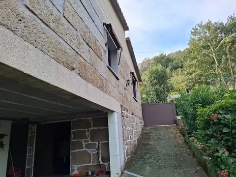 Casa de 160 m² a Toén