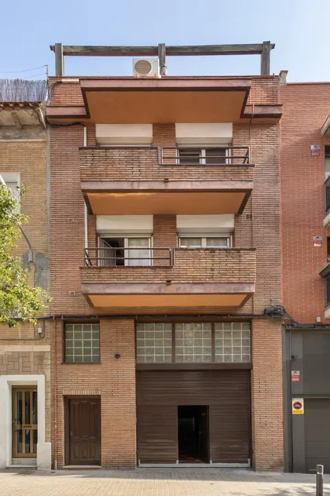 Casa de 384 m² a l'Hospitalet de Llobregat (2/52)