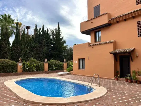 Pis de 235 m² a Estepona
