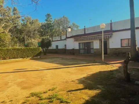 Casa de 120 m² a Carmona (3/12)