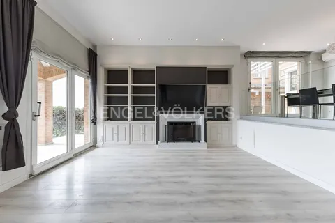 Будинок 440 м² у Esplugues de Llobregat