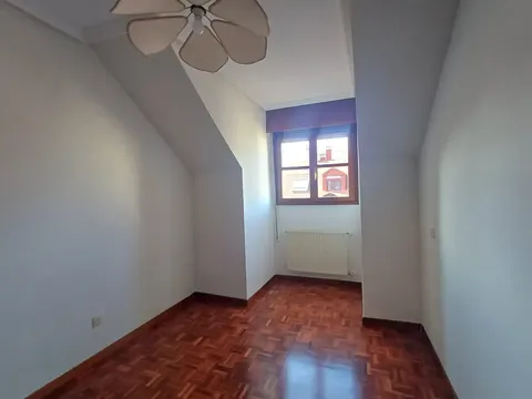 Appartamento 100 m² a Oviedo