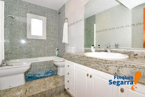 Casa de 196 m² a Roda de Berà