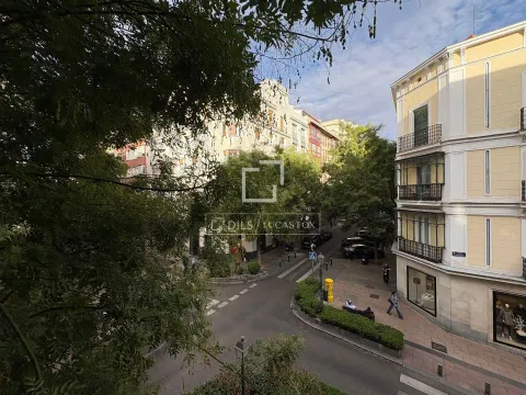 Wohnung 113 m² in Madrid