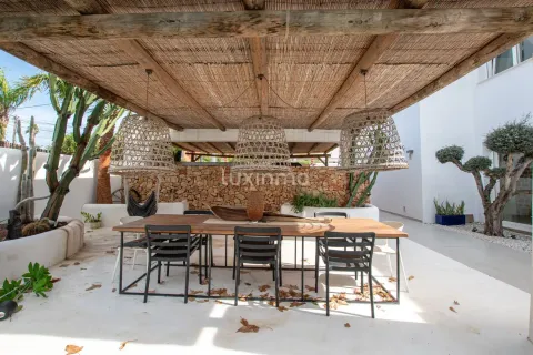 Haus 300 m² in Dénia