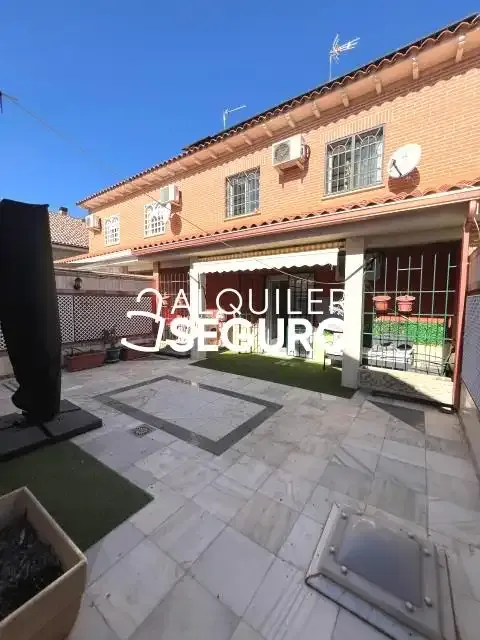 Casa de 200 m² a Numancia de la Sagra