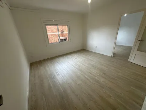 Pis de 86 m² a Badalona