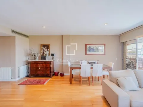 Pis de 206 m² a València