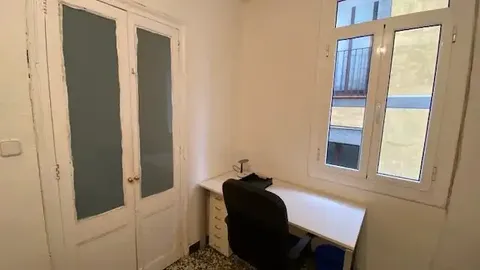 Room for rent, Barcelona (4/7)