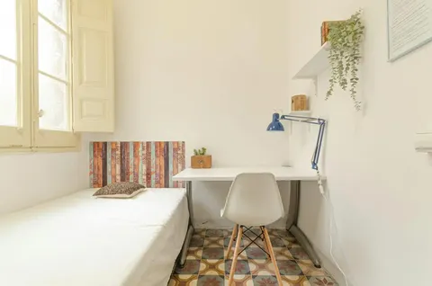 Room for rent, Barcelona (2/10)