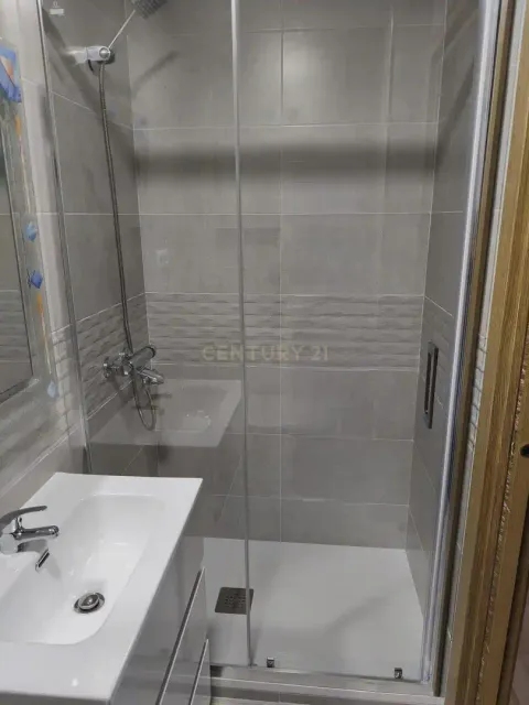 Appartamento 28 m² a Velilla de San Antonio