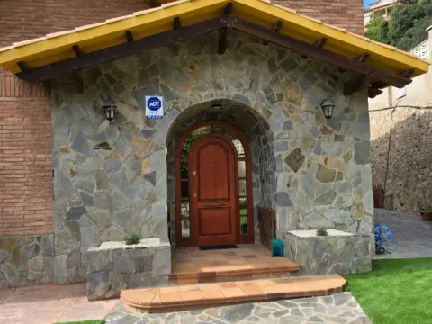 Casa de 385 m² a Sant Fost de Campsentelles (3/42)