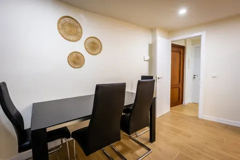 Habitació de lloguer, Parla