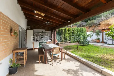 House 230 m² in Chiva