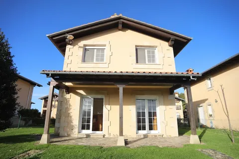 Casa de 216 m² a Udías