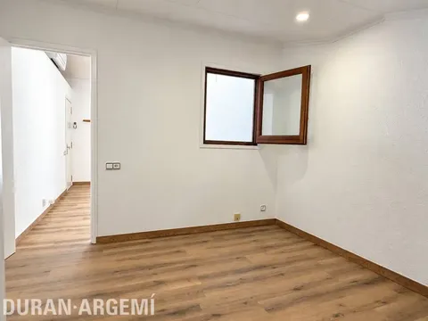 Pis de 53 m² a Terrassa