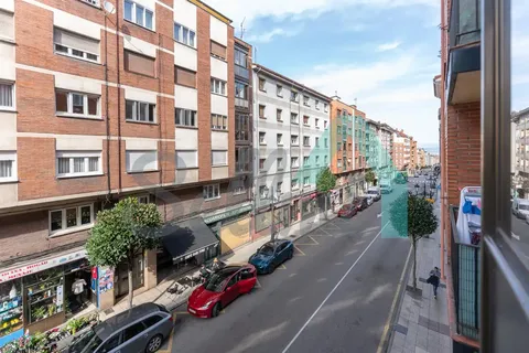 Pis de 85 m² a Oviedo