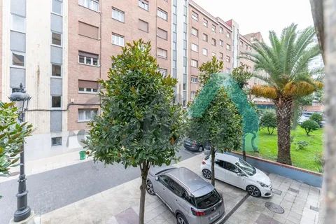Pis de 83 m² a Oviedo