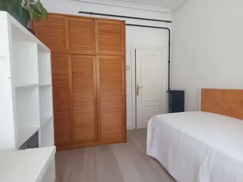 Chambre à louer, Oviède