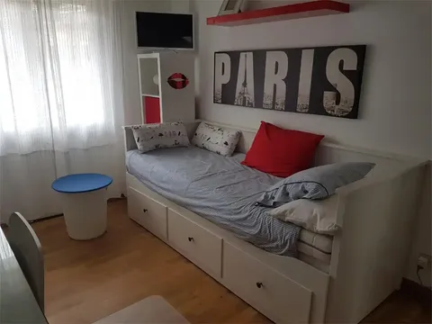 Habitación 90 m², Oviedo