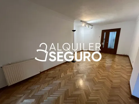 Flat 100 m² in Madrid (2/31)
