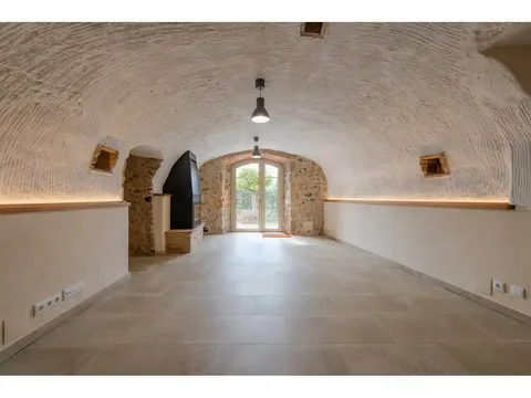 Casa 282 m² a Garrigàs (2/70)