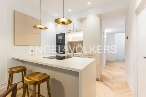Wohnung 99 m² in Madrid