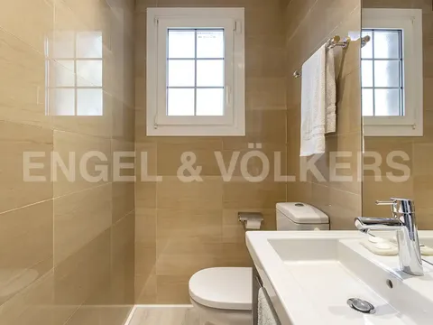 Будинок 440 м² у Esplugues de Llobregat