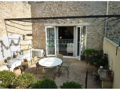 Casa de 257 m² a Navata