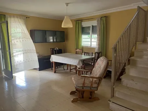 Casa de 1381 m² a Montfort