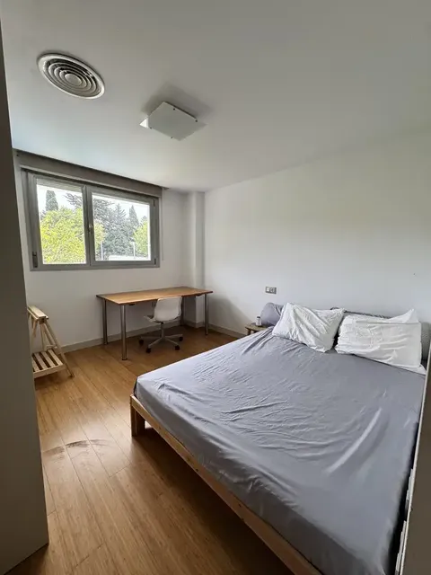 Room for rent, San Roque