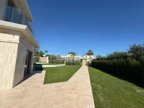 Будинок 1100 м² у Torrevieja