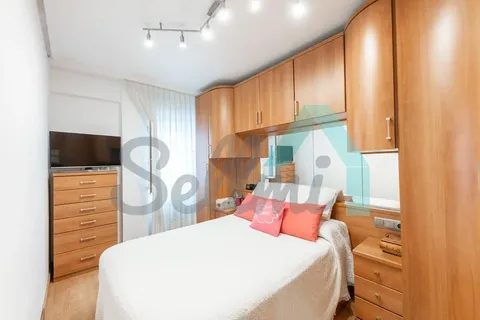 Flat 52 m² in Oviedo