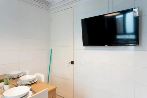 Room for rent, Barcelona (3/9)
