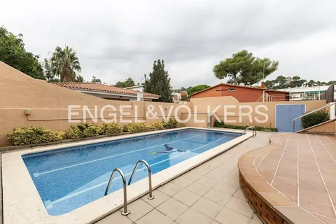 Haus 150 m² in Castelldefels