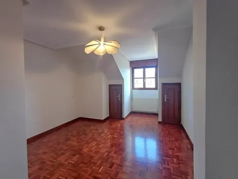 Appartamento 100 m² a Oviedo