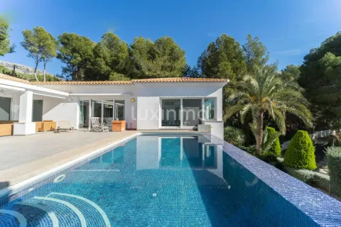 Haus 400 m² in Altea