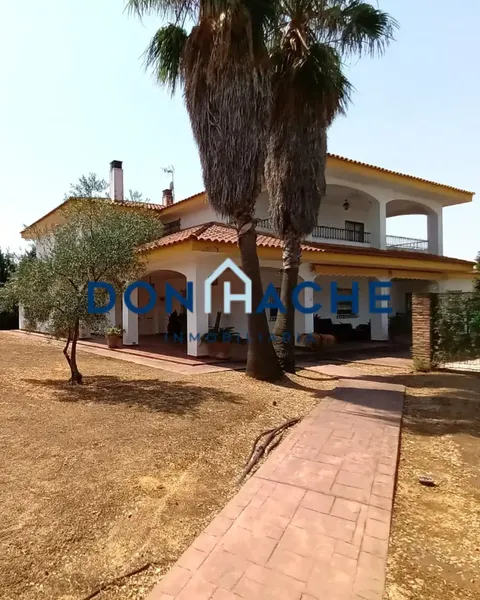 Flat 700 m² in Badajoz