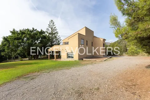 Casa de 350 m² a Petrés