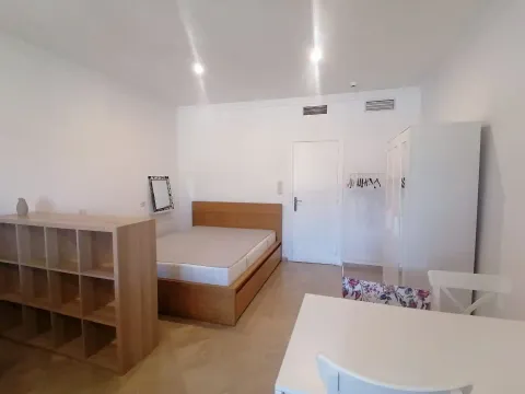 Flat 40 m² in Granada