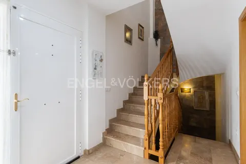 House 230 m² in Chiva