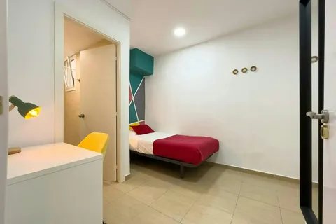 Room for rent, Barcelona (2/10)