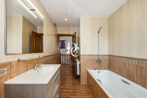 Haus 220 m² in Cubelles
