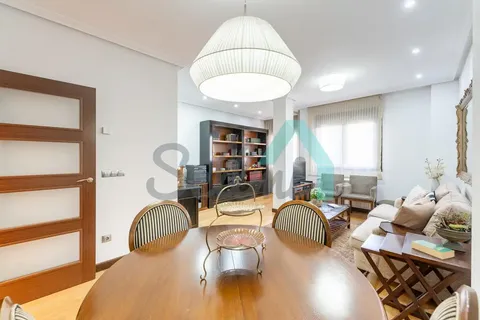 Wohnung 92 m² in Oviedo
