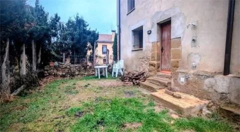 House 180 m² in Loporzano