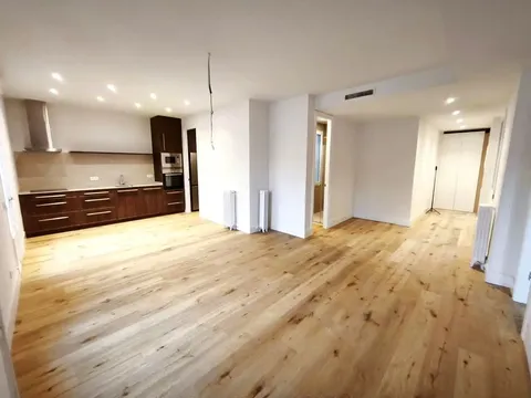 Wohnung 86 m² in Madrid