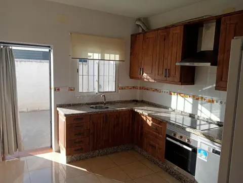 House 66 m² in Bollullos de la Mitación (2/25)