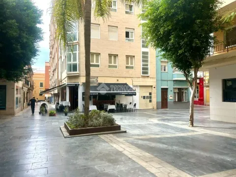 Piso de 70 m² en Almería