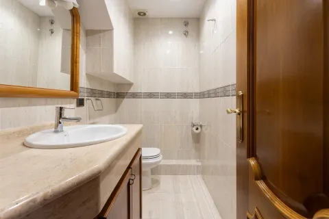 Casa 384 m² a l'Hospitalet de Llobregat