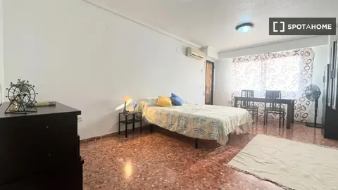 Quarto para alugar, Montcada / Moncada